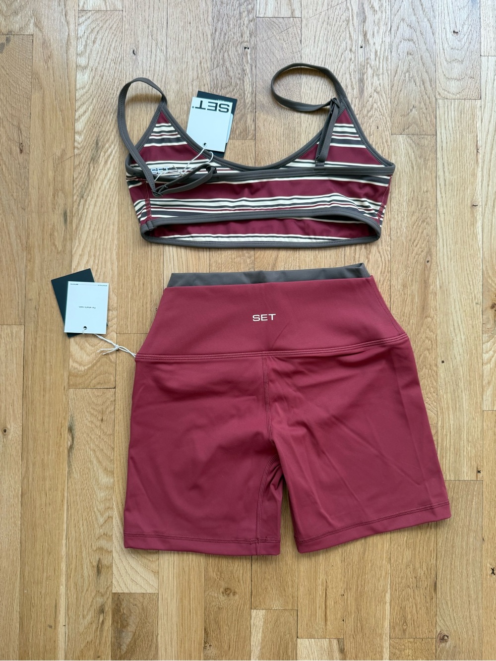 SET Active Bra and Shorts in Sweet Tea- size small - Picture 4 of 4